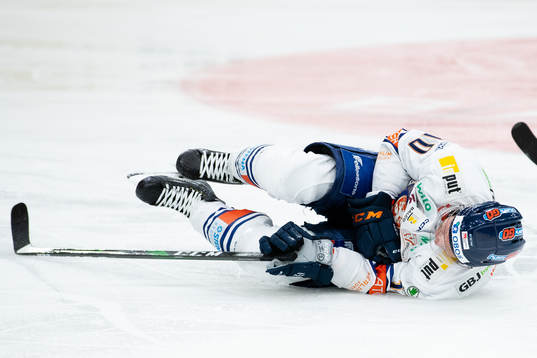 Växjös Richard Gynge liggande