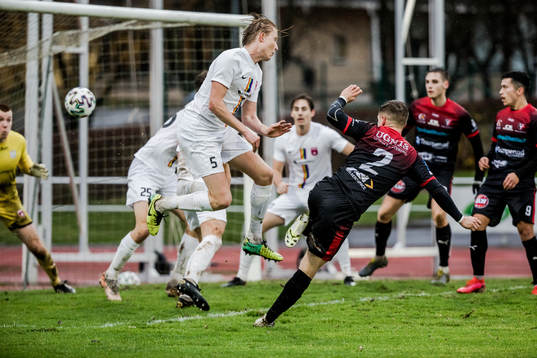 Trollhättans Samuel Rundqvist skjuter in 1-0