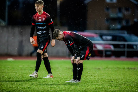 Bläddra bland fler bilder av Fotboll, Ettan södra, herr, Trollhättan - Qviding