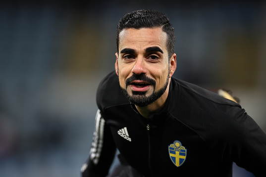 Domare Mohammed Al-Hakim värmer upp