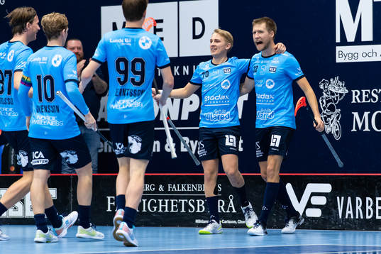 Warbergs Isak Stöckel och Mattias Kongstad jublar