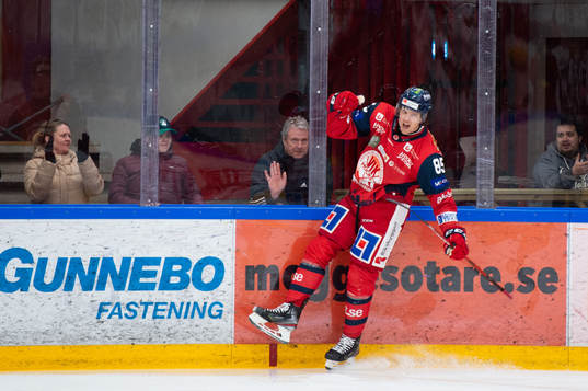 Västerviks Viktor Liljegren jublar