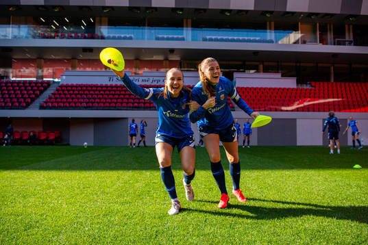 Guro Reiten and Maren Mjelde of the Norwegian women's
