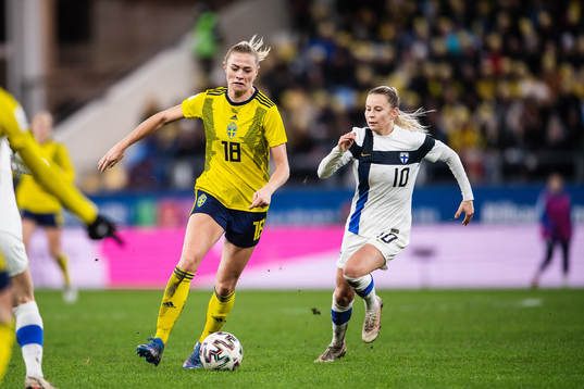 Fridolina Rolfö of Sweden and Emmi Alanen of Finland