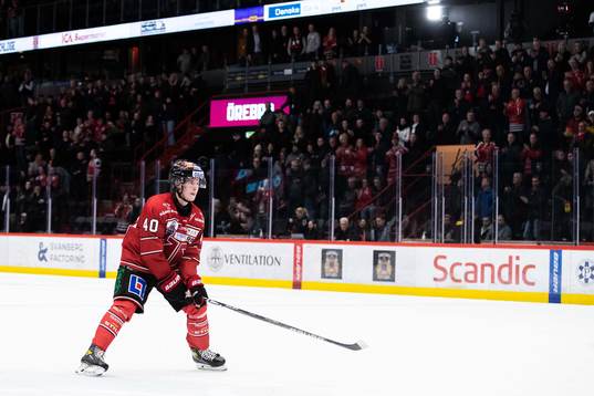 Örebros Elias Ekström jublar