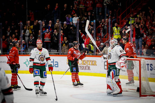 Örebros Elias Ekström gör 5-1 och jublar