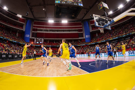 Players of Sweden and of Finland