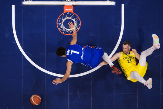 Shawn Huff of Finland and Johan Löfberg of Sweden