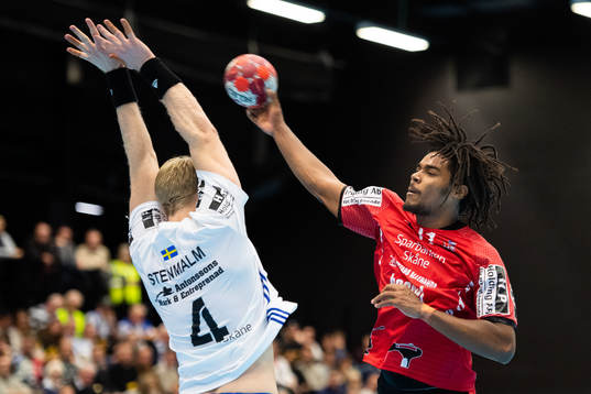 IFK Ystads Paulo Vinicius och Ystads IFs Philip Stenmalm