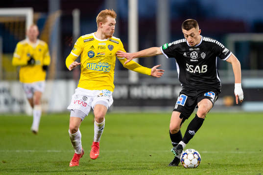 Falkenbergs Linus Borgström och Brages Leonard Pllana