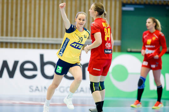 Evelina Källhage of Sweden celebrates