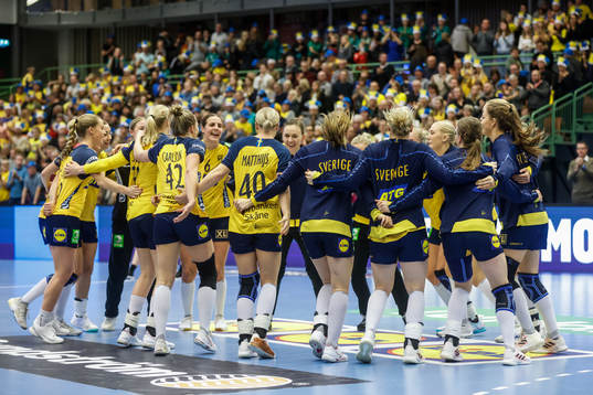 Players of Sweden celebrate