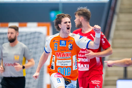 Kristianstads Anton Hallbäck jublar