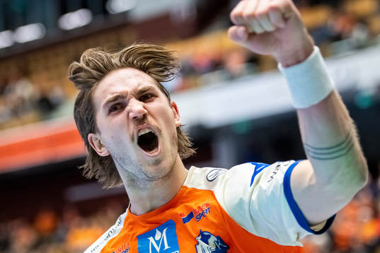 Kristianstads Anton Hallbäck jublar