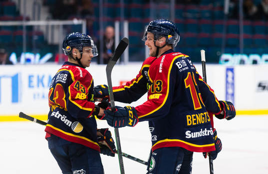Djurgårdens Rasmus Bengtsson (h) gör 2-0 och jublar med