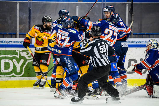 Bråk mellan spelare i Växjö och Luleå