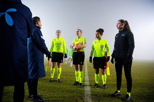 Vicotria Beyer, referee