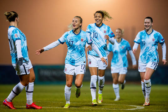 Anja Sønstevold of Norway celebrates with teammates