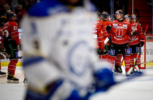Örebrospelarna jublar
