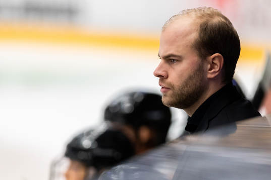 Brynäs assisterande tränare Filip Eriksson