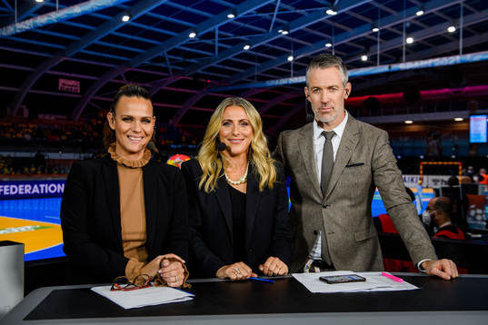 Viasat and Nent Group host Suzanne Sjögren with experts