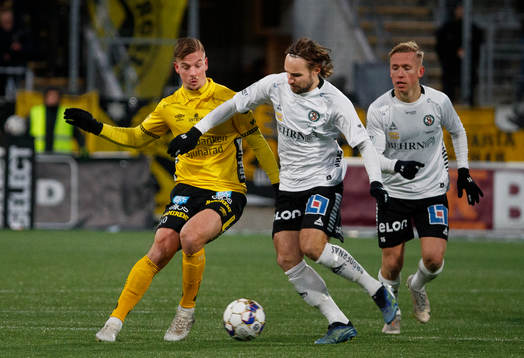 Elfsborgs Simon Olsson och Örebros Kevin Walker