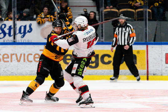 Skellefteås Michael Kapla  och Malmö Redhawks Marcus