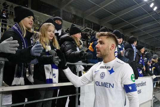 IFK Norrköpings Christoffer Nyman tackar publiken