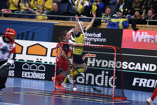 Sweden Jonna Sjöberg scores