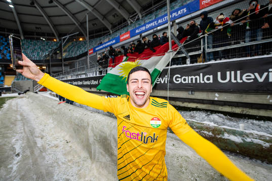 Dalkurds Ezequiel Montagna jublar