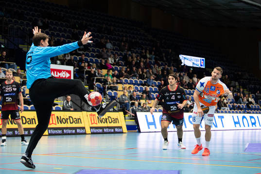 HK Malmös målvakt Adam Krantz mot Kristianstads Vasja