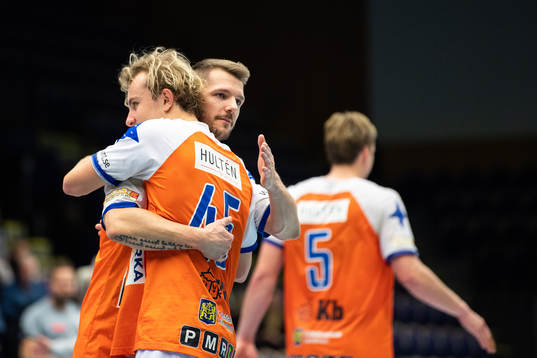 Kristianstads Liam Kjellman och Vasja Furlan jublar
