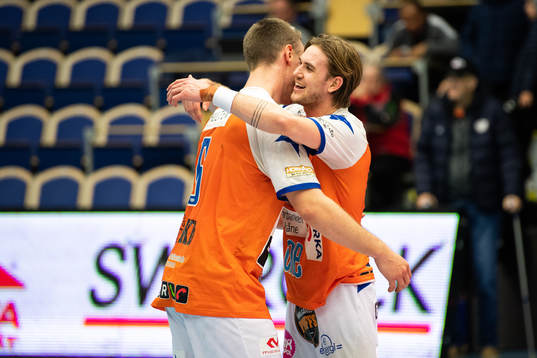 Kristianstads Philip Henningsson och Anton Hallbäck jublar