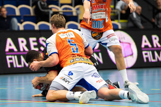 Kristianstads Hampus Henningsson tycker ner HK Malmös