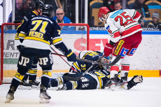 s Victor Sjöholm