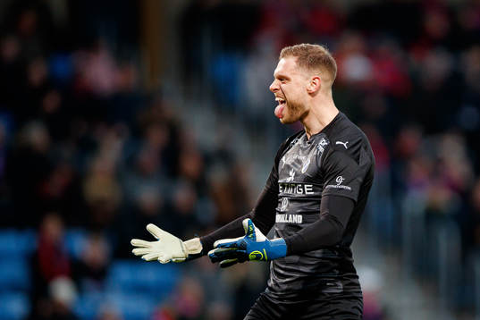 Halmstads målvakt Malkolm Nilsson Säfqvist jublar