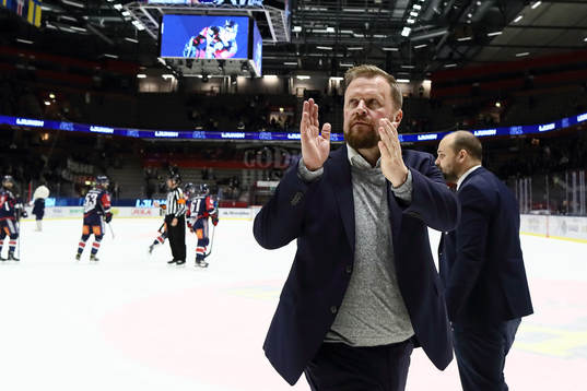 Linköpings tränare Klas Östman jublar