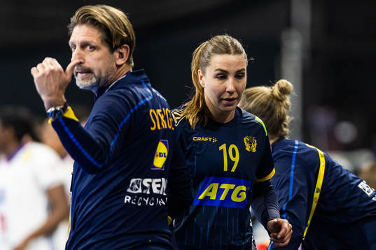 Head coach Tomas Axnér and Anna Lagerquist of Sweden