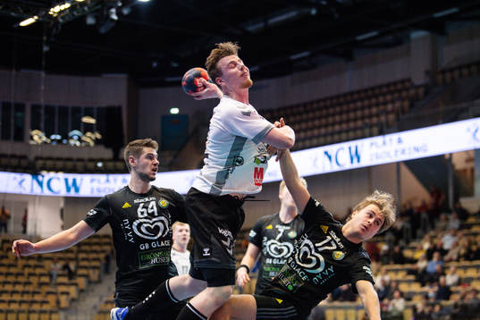 Guifs Erik Persson och Sävehofs Sebastian Spante
