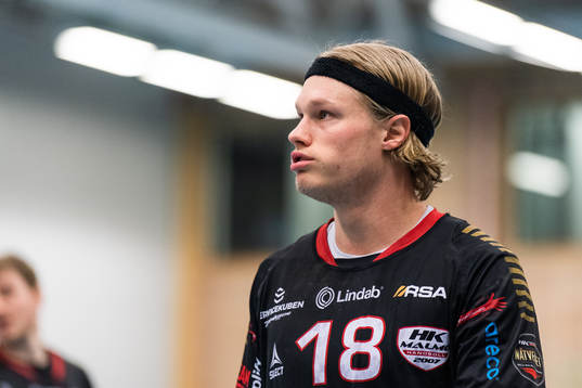 HK Malmös Adam Tumba deppar