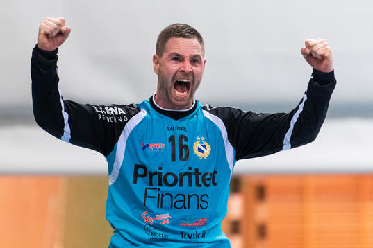 Redbergslids målvakt  Andreas Palicka jublar på