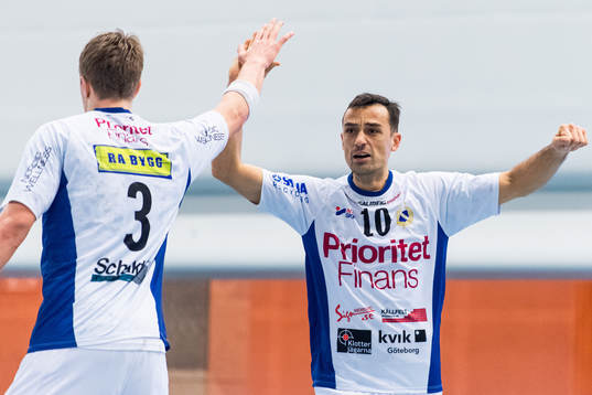 Redbergslids Elliot Stenmalm och Marko Lasica jublar
