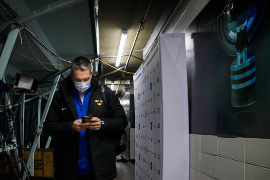 Head coach Tomas Montén of Sweden leaves the arena
