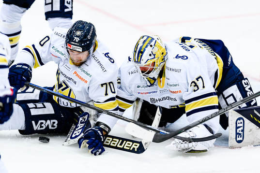 s Marcus Davidsson och målvakt Jonas Gunnarsson