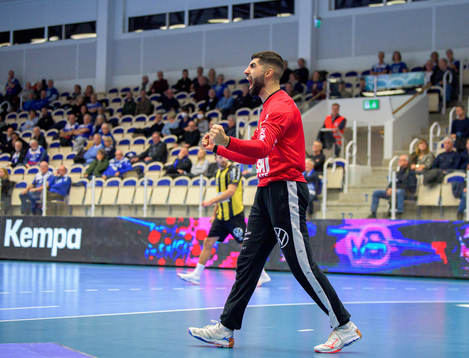 Hammarbys målvakt Hayder Al-Khafadji jublar