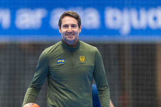 Head coach Glenn Solberg