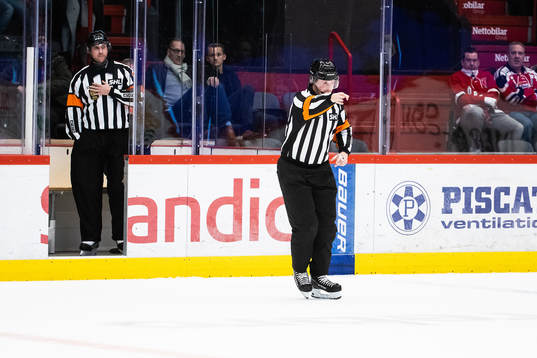 Domare Johan Nordlöf dömer 1-3 till Färjestads