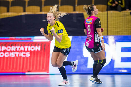 Frida Rosell of Sävehof celebrates