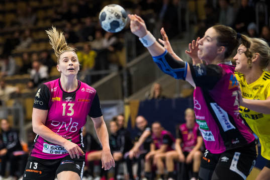 Isabelle Gulldèn of Vipers