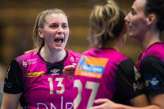 Isabelle Gulldèn of Vipers celebrates